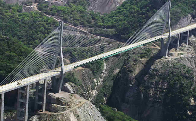 Puente "Baluarte Bicentenario", en Durango