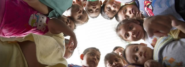 Grupo de niños y niñas