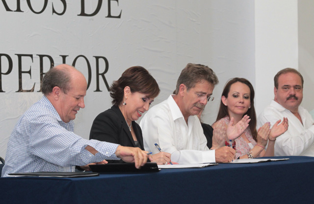 Entrega de Becas del Programa Oportunidades y Firma de Convenio con la Universidad Autónoma de San Luis Potosí