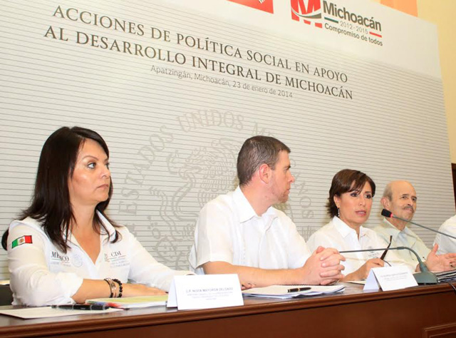 Anuncia Rosario Robles inversiones por 3 mil millones de pesos en Michoacán
