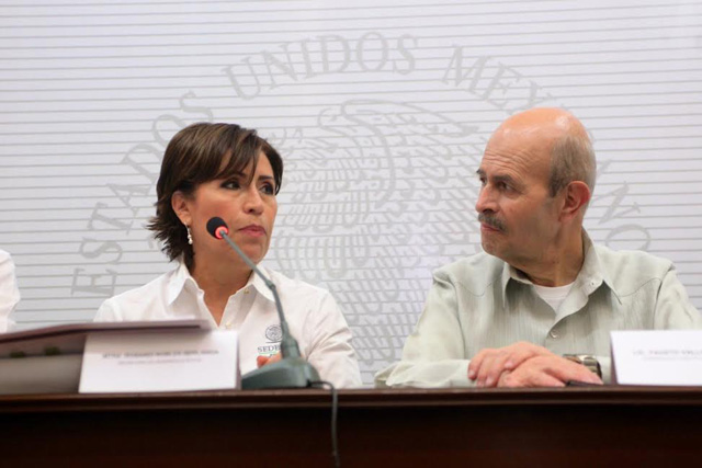 Anuncia Rosario Robles inversiones por 3 mil millones de pesos en Michoacán