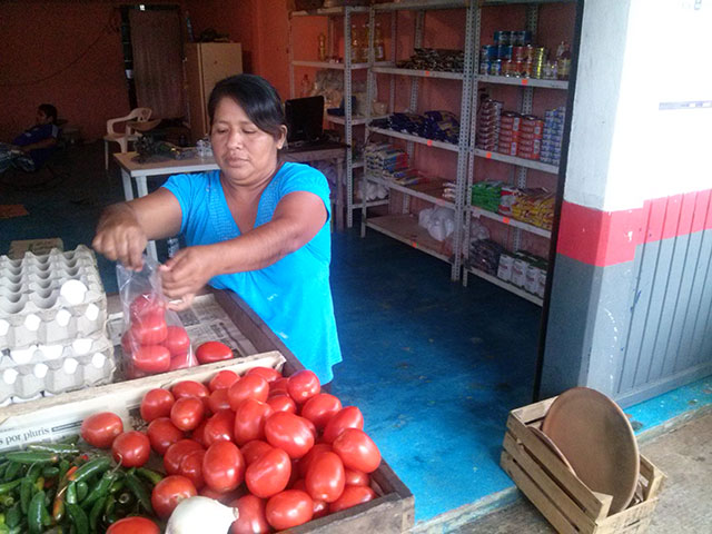 Ofrecen frutas y verduras en venta las tiendas comunitarias de Diconsa