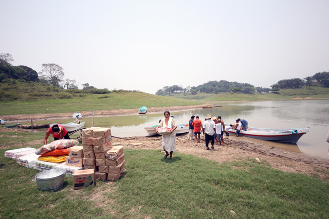 Entrega Diconsa 25,500 despensas para afectados por lluvias en Tabasco