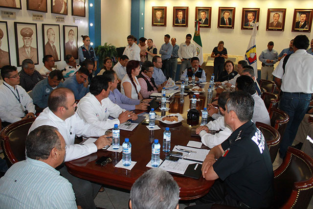 Personal de las delegaciones de la Secretaría de Desarrollo Social (Sedesol) en Baja California Sur y Sonora se encuentra en alerta preventiva ante la presencia de la tormenta tropical “Lorena”, que podría afectar el municipio de los Cabos.