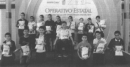 ENTREGAN UNIFORMES EN EL ORO